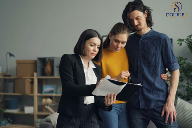 Professional reviewing and organizing asset documents during an estate process
